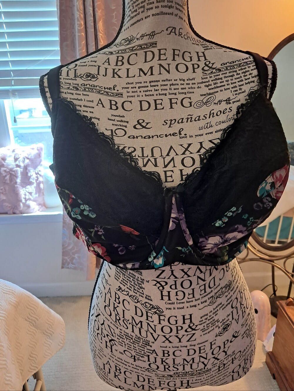 Torrid Floral Lace Underwire Bra - Black with Multicolor Floral Print 46dd